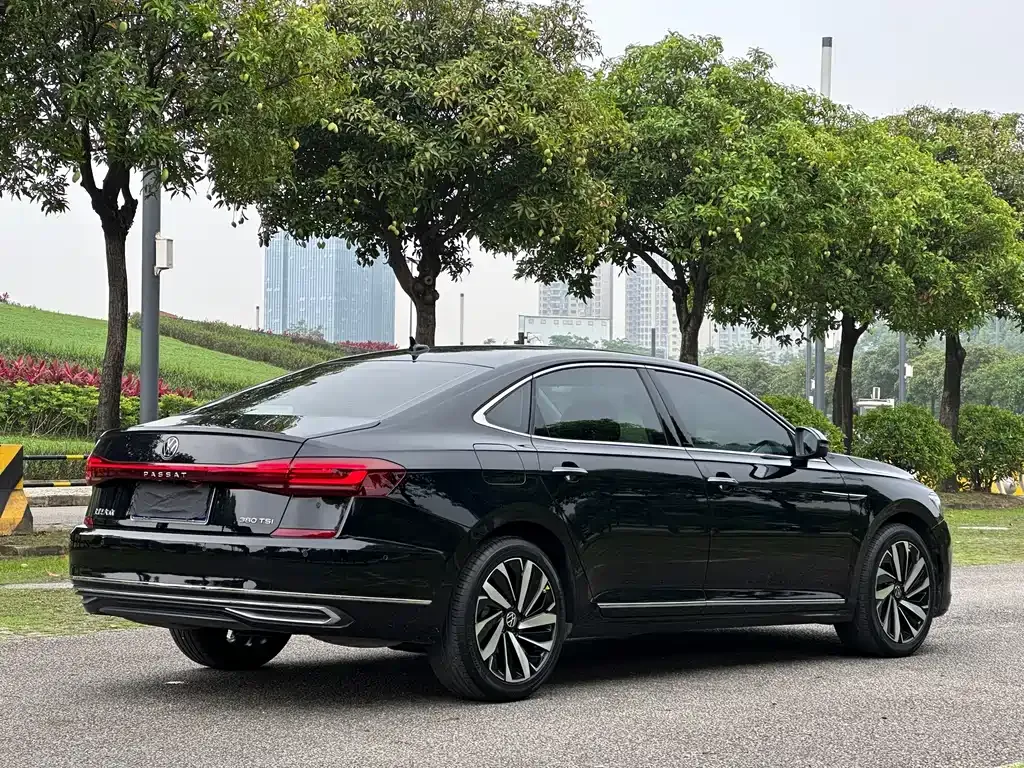 Volkswagen Passat — фото 7