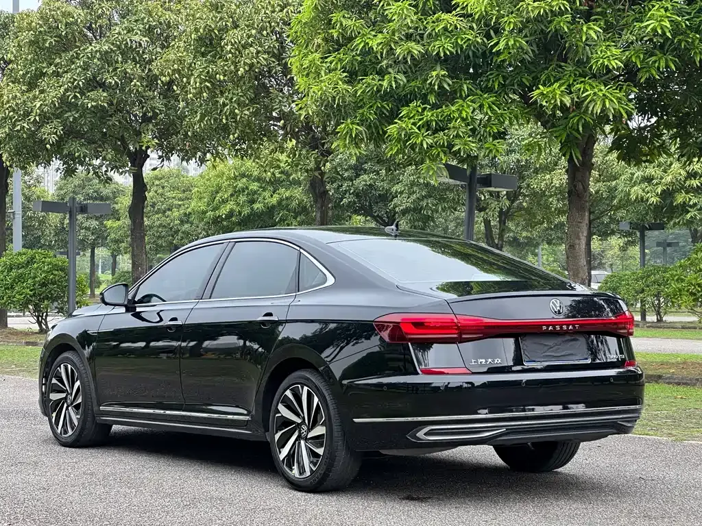 Volkswagen Passat — фото 8