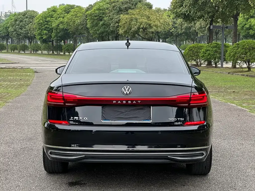 Volkswagen Passat — фото 10
