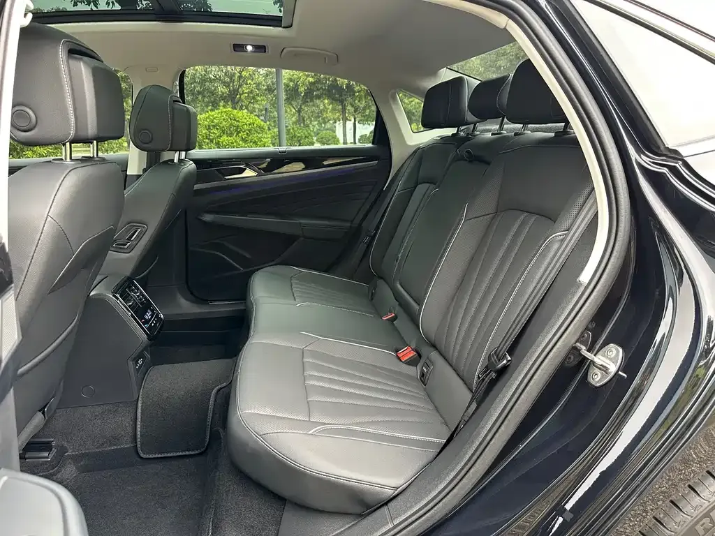 Volkswagen Passat — фото 2