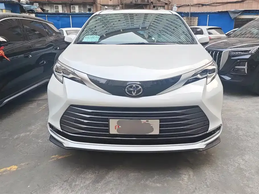 Toyota Sienna — фото 6