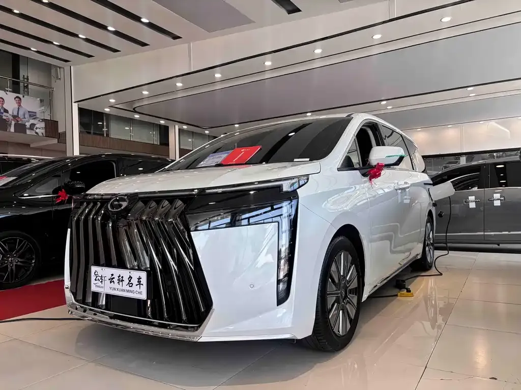 GAC Motor E8 Hybrid — фото 1