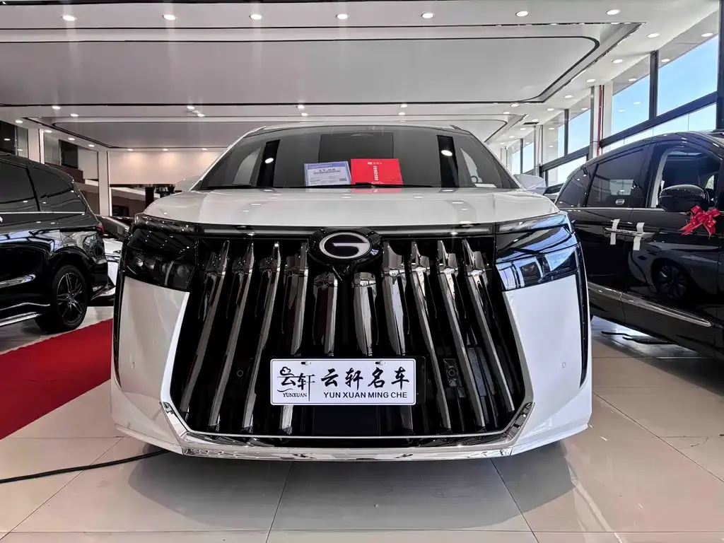 GAC Motor E8 Hybrid — фото 4