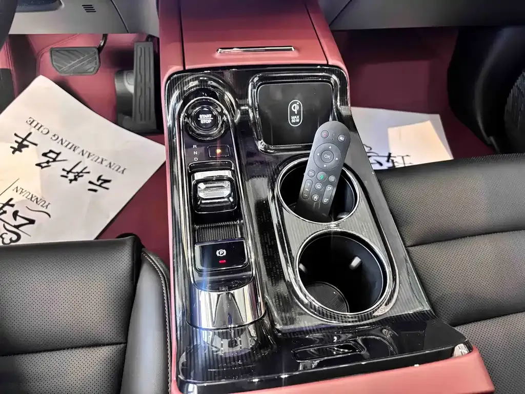 GAC Motor E8 Hybrid — фото 7
