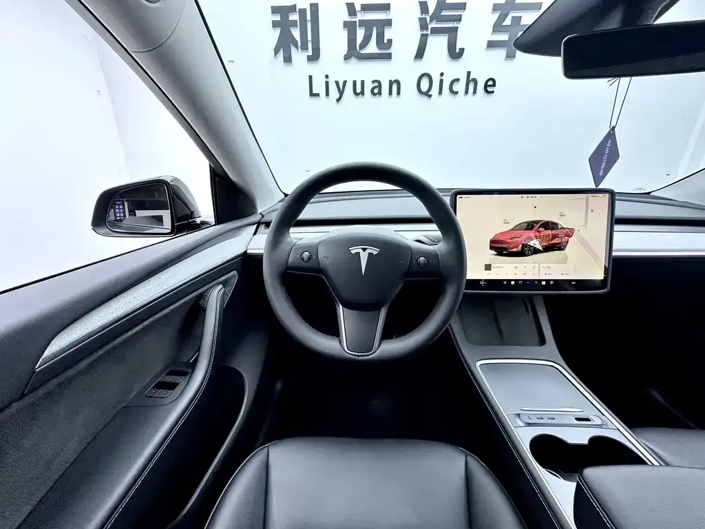 Tesla Model Y — фото 6