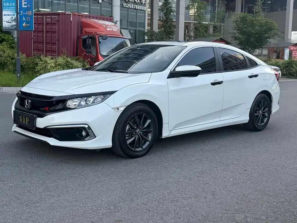 Honda Civic — фото 1