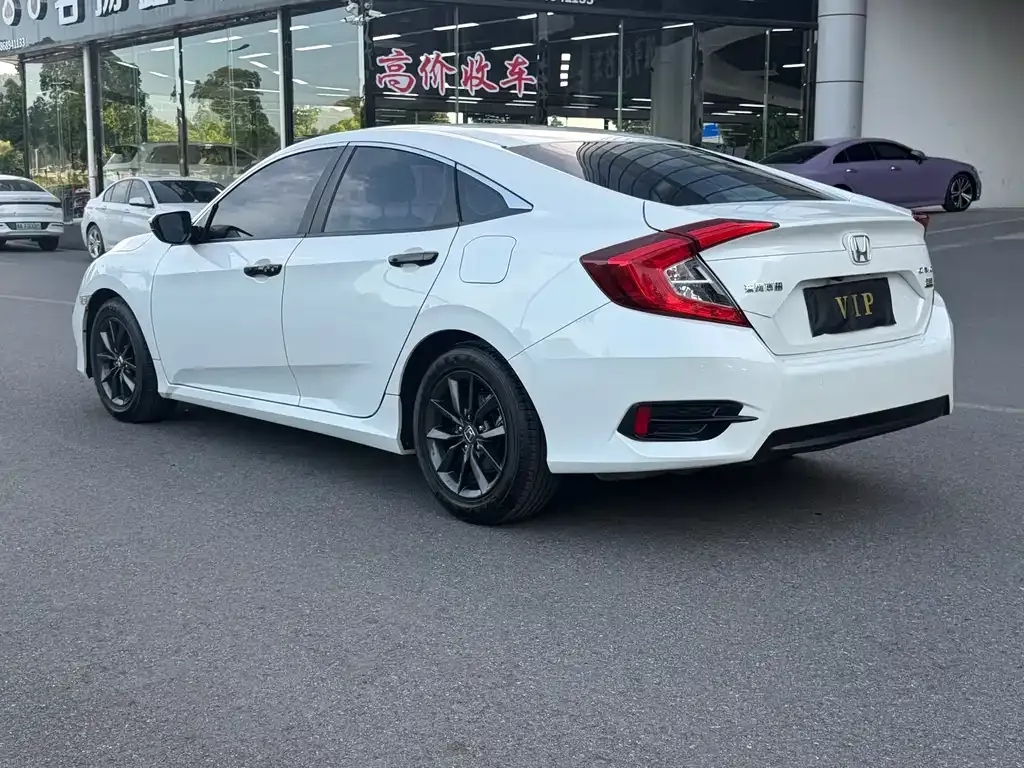 Honda Civic — фото 8