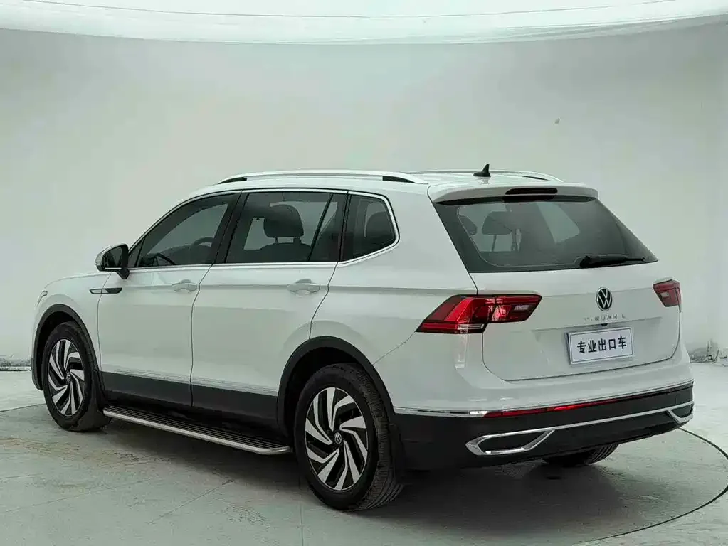 Volkswagen Tiguan L — фото 6