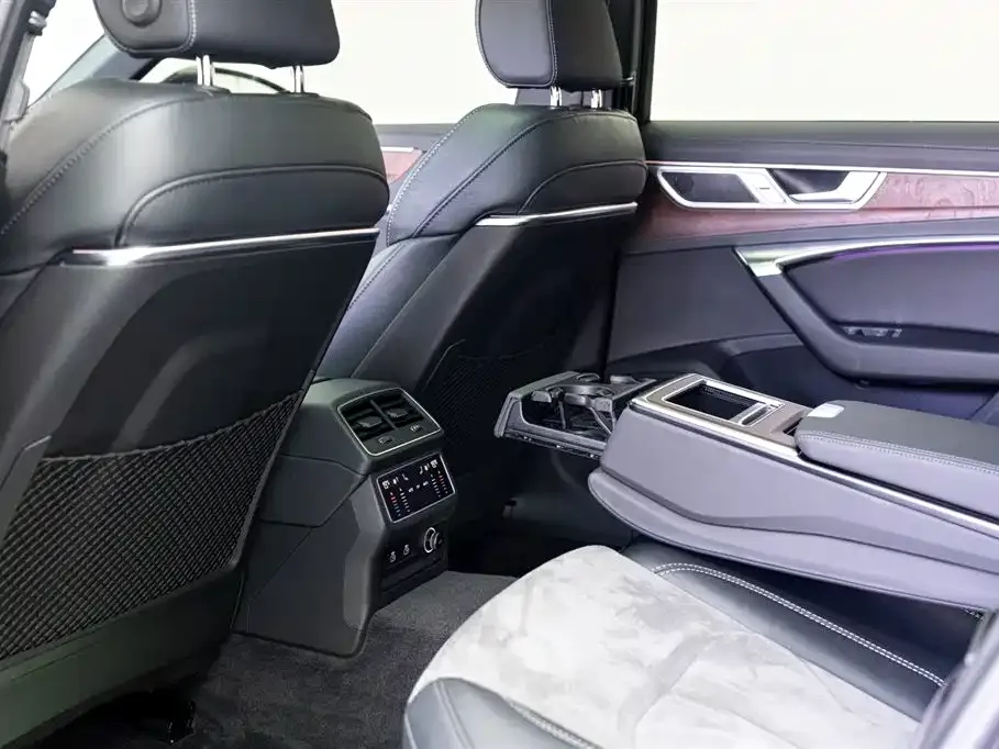 Audi A6L 2023 из CN, фото 4
