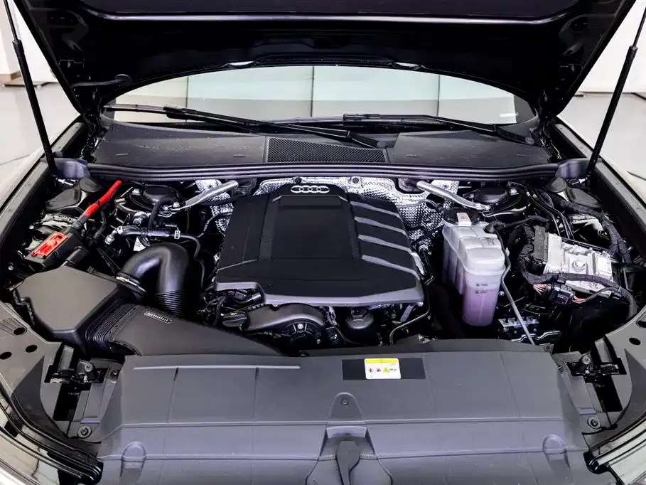 Audi A6L 2023 из CN, фото 7