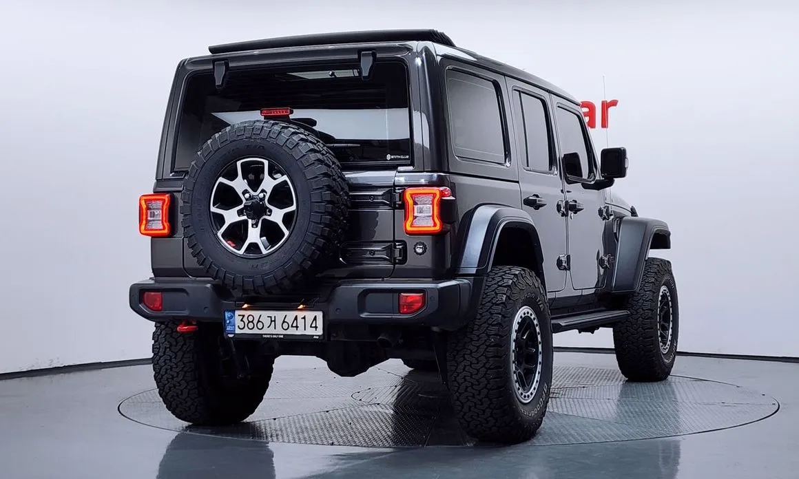 Jeep Wrangler — фото 10