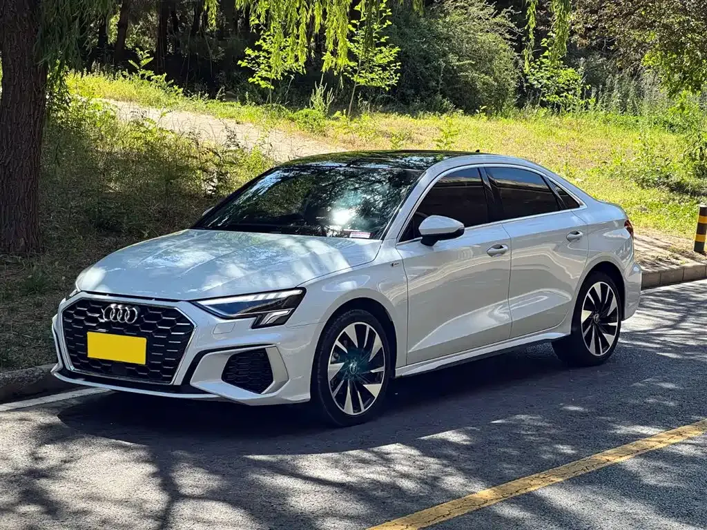 Audi A3 — фото 1
