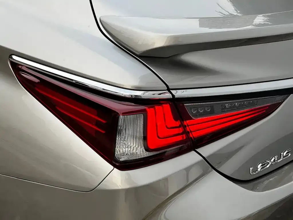 Lexus ES 2024 из CN, фото 2