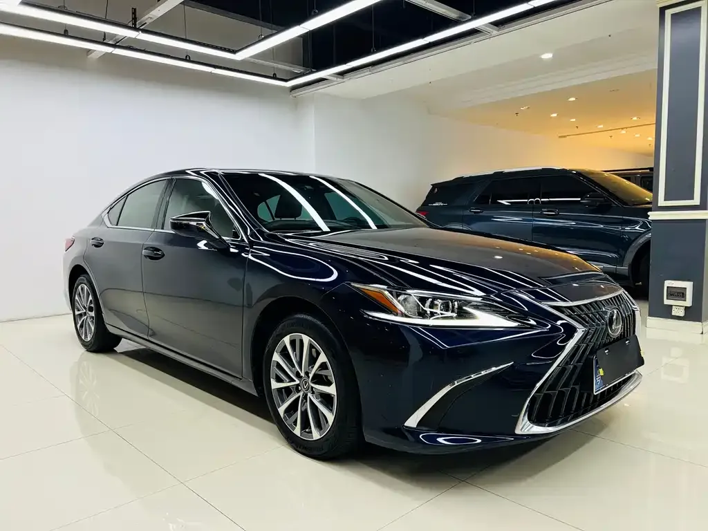 Lexus ES — фото 5