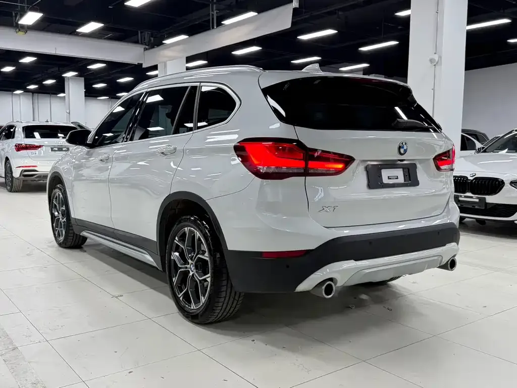 BMW X1 — фото 9