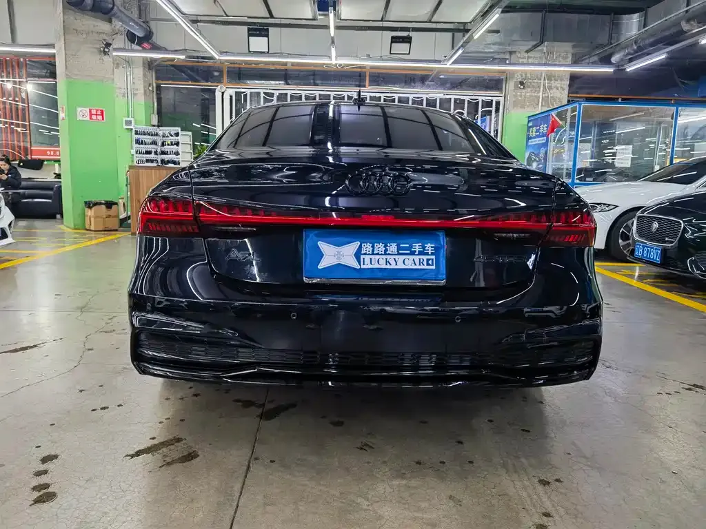 Audi A7L — фото 6