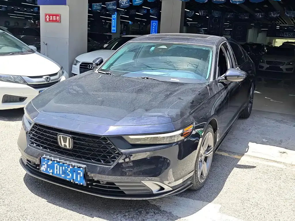 Honda Accord — фото 1