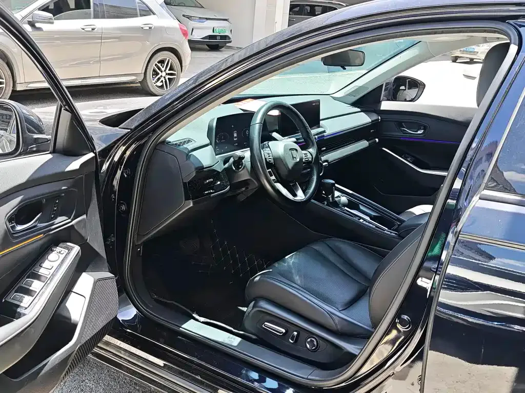 Honda Accord — фото 8