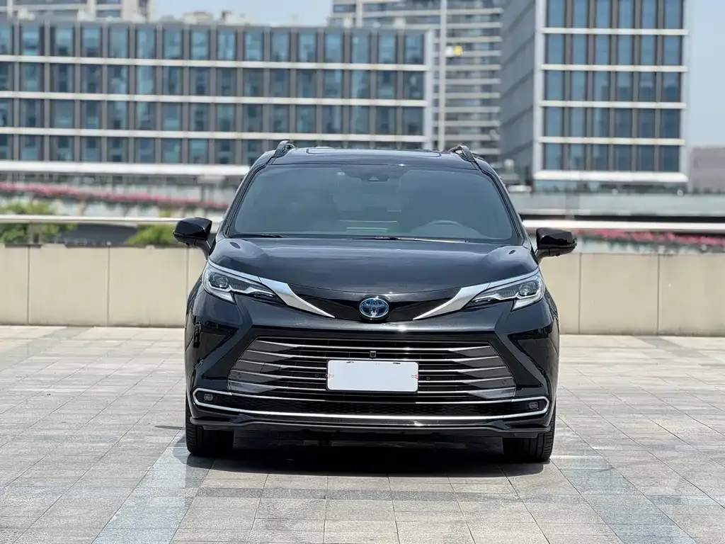 Toyota Sienna 2024 из CN, фото 5