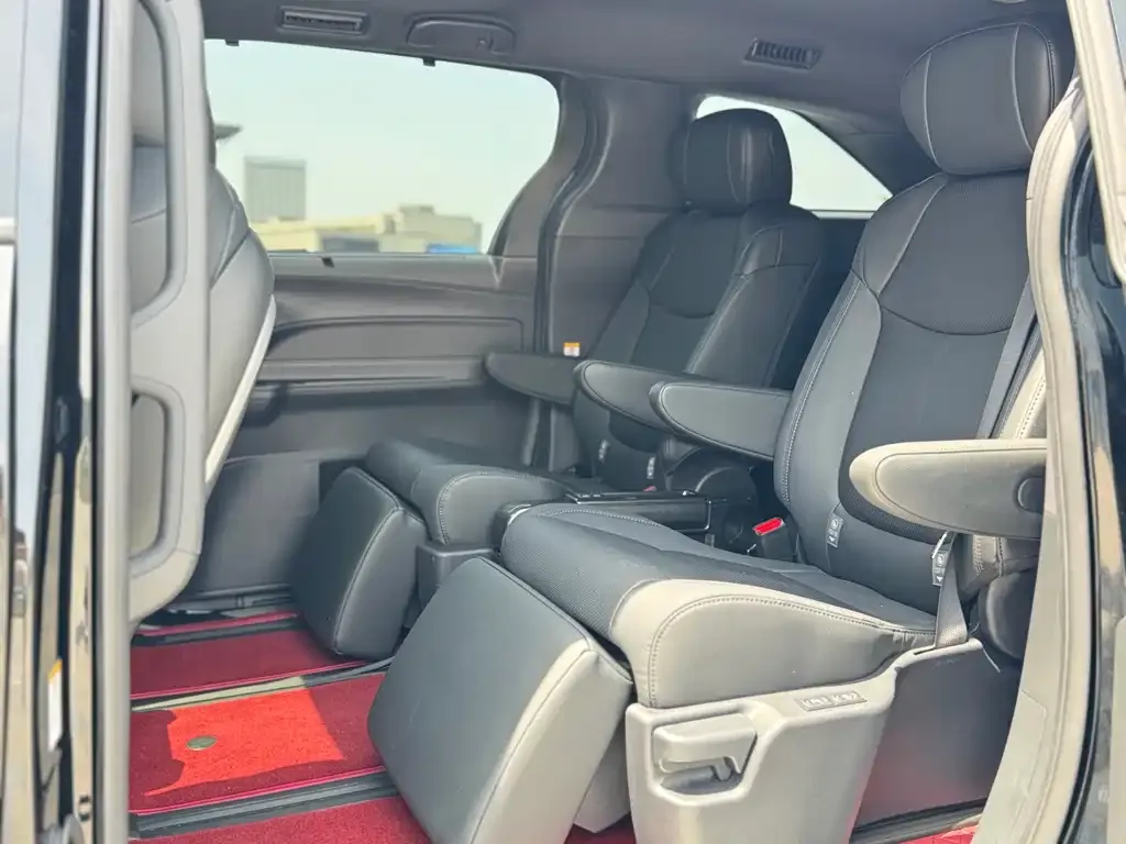 Toyota Sienna 2024 из CN, фото 10