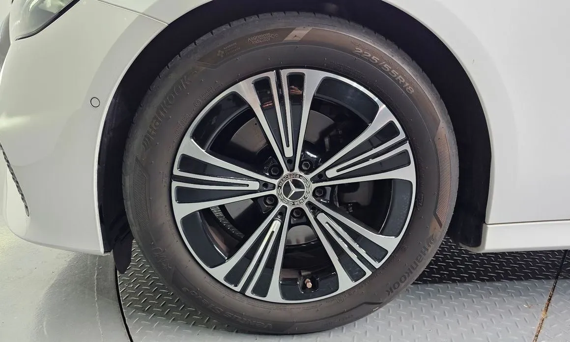 Mercedes-Benz E-Class 2024 из KR, фото 9