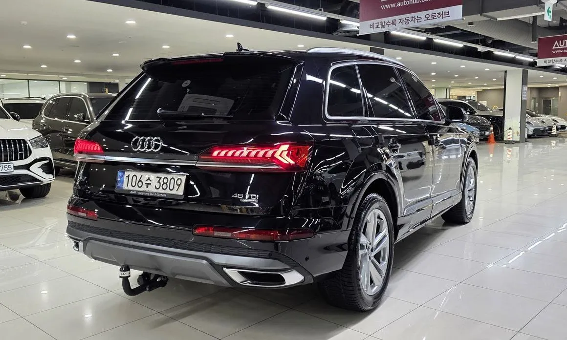 Audi Q7 — фото 6