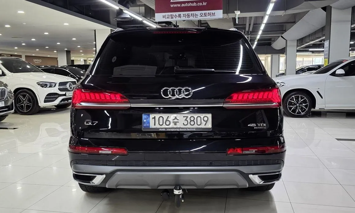 Audi Q7 — фото 9