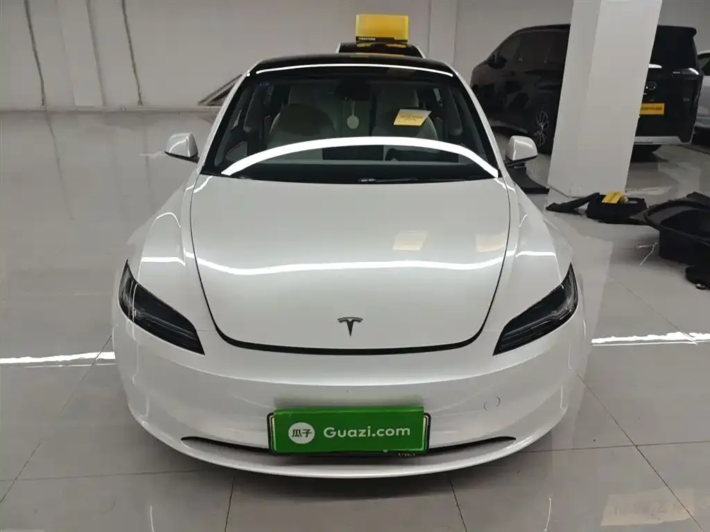 Tesla Model 3 — фото 10