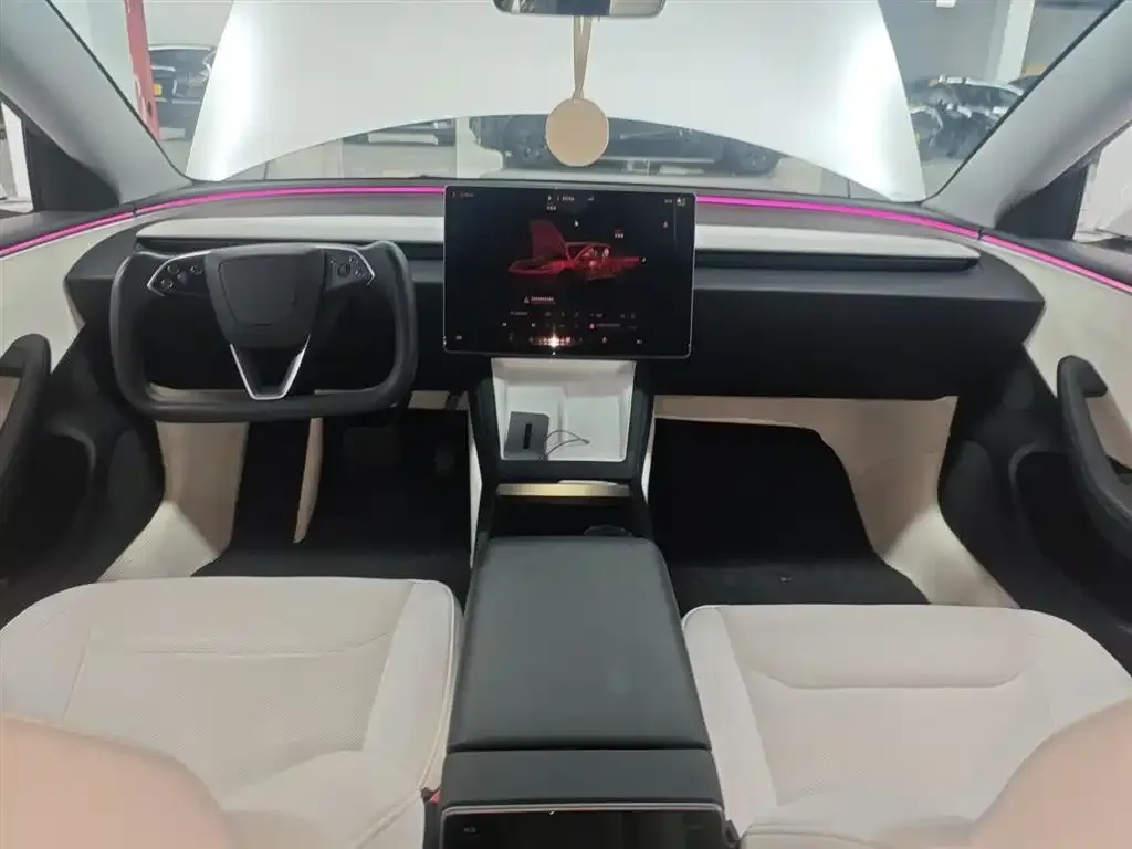 Tesla Model 3 — фото 9