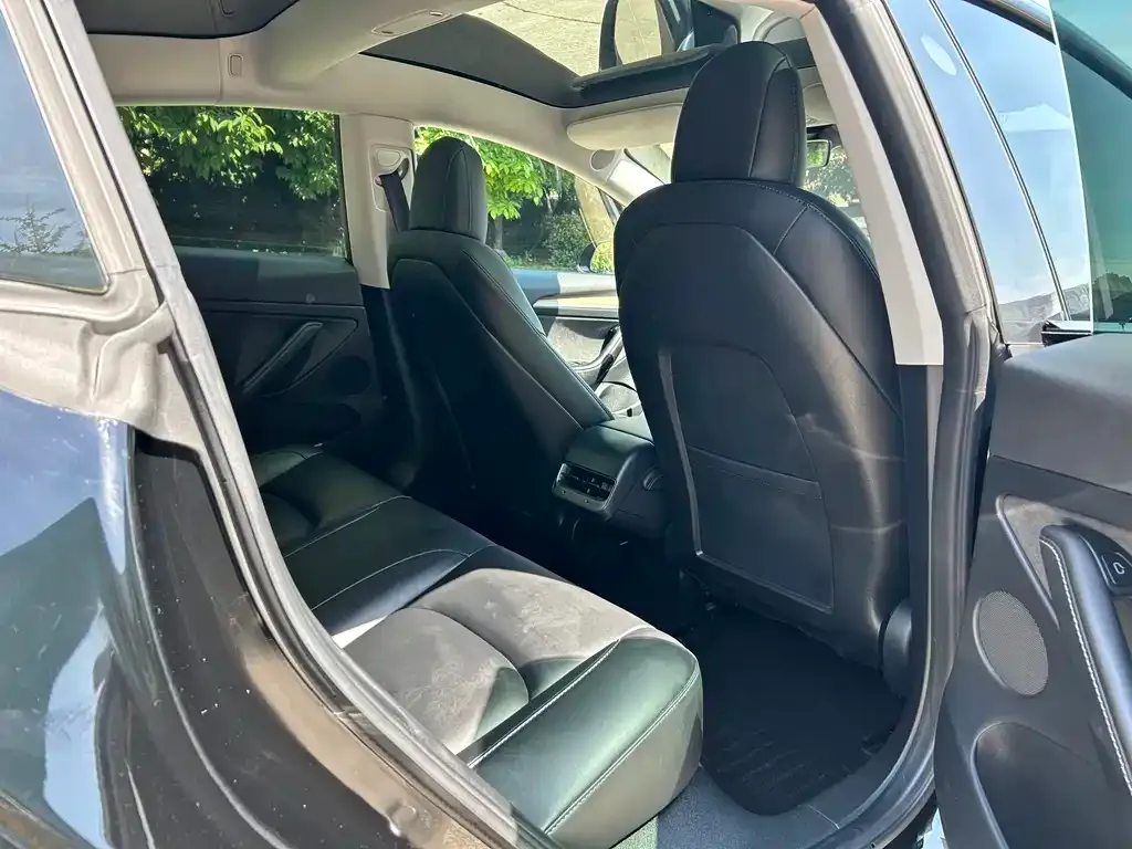 Tesla Model 3 — фото 6