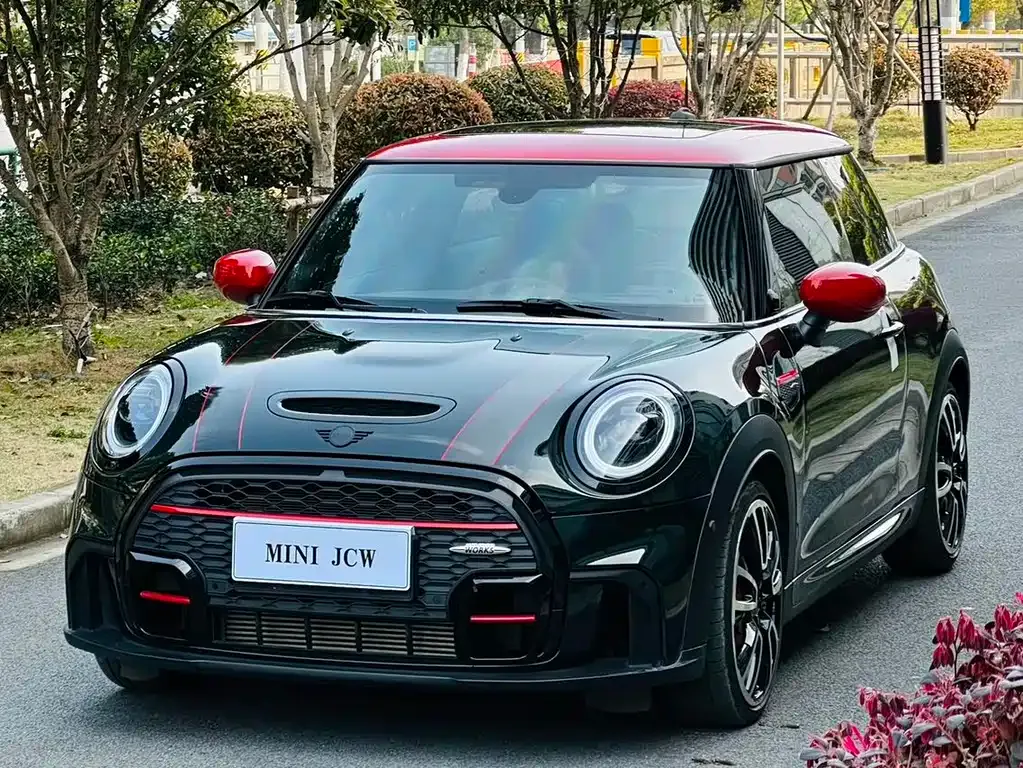 MINI JCW (John Cooper Works) — фото 1