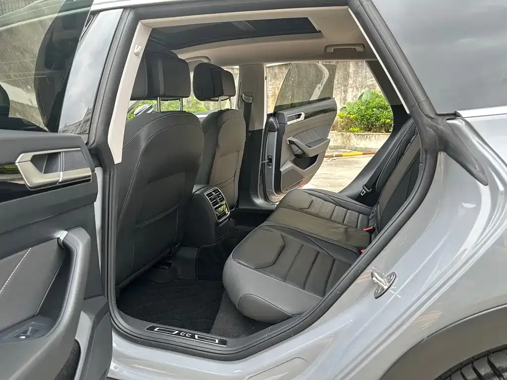 Volkswagen CC 2022 из CN, фото 5