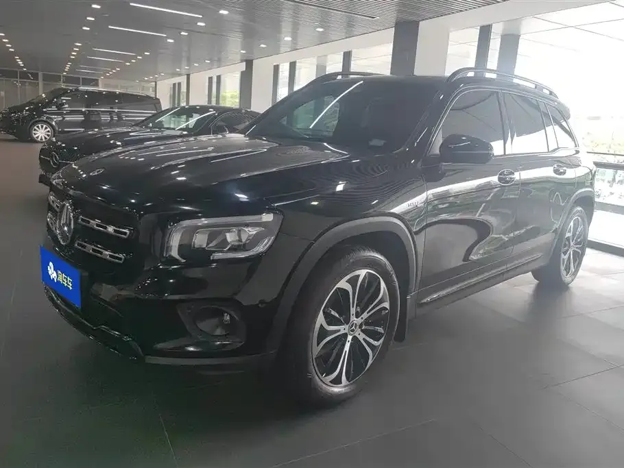 Mercedes-Benz GLB — фото 1
