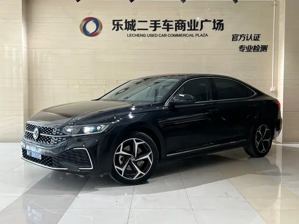 Volkswagen Passat — фото 1