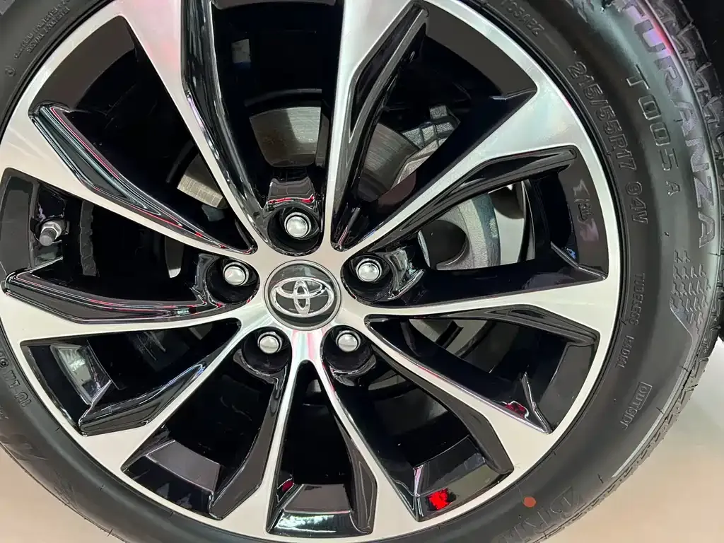 Toyota Avalon — фото 2