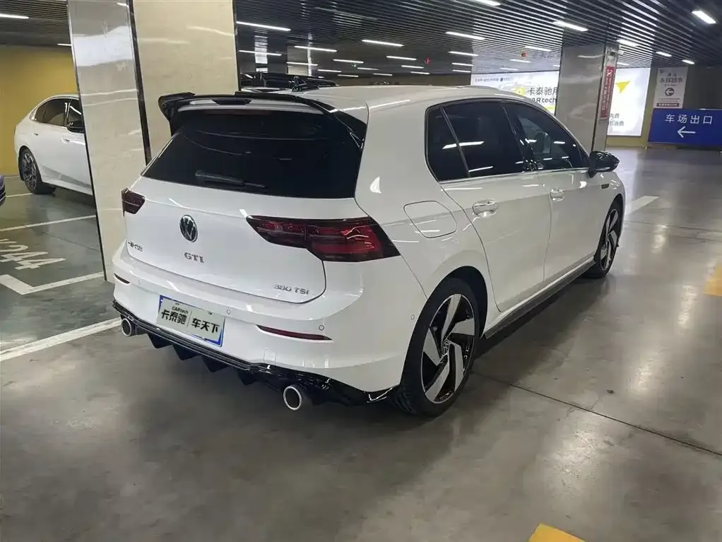 Volkswagen Golf GTI — фото 7