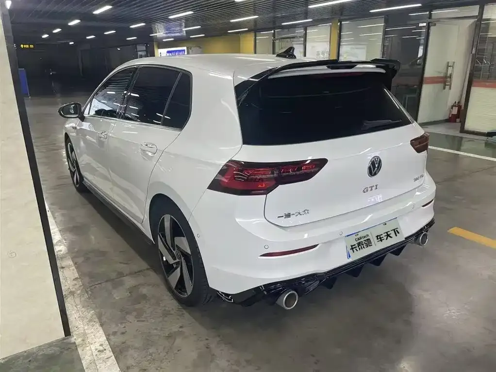 Volkswagen Golf GTI — фото 8