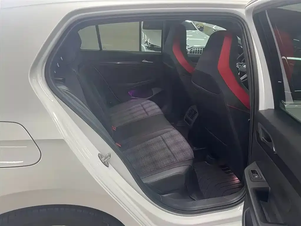 Volkswagen Golf GTI — фото 2