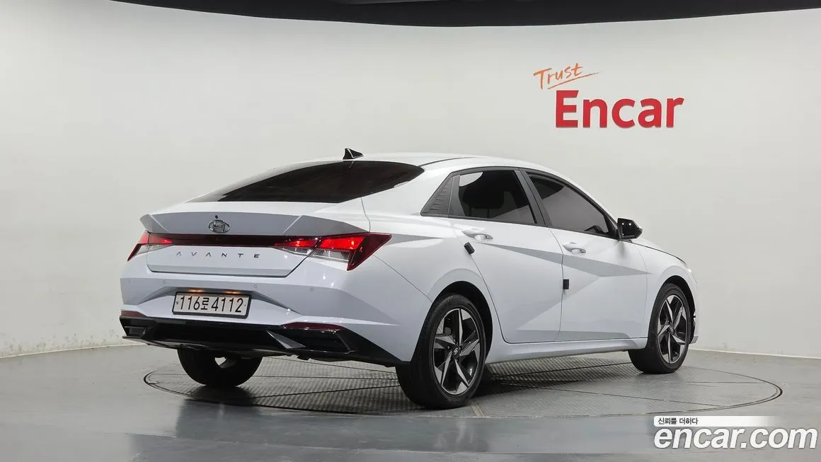 Hyundai AVANTE — фото 3