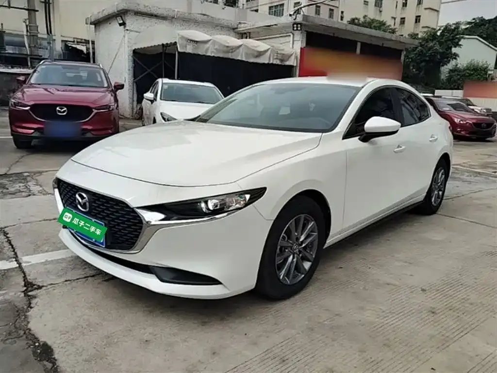 Mazda 3 Axela — фото 1