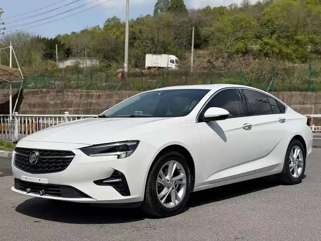 Buick Regal — фото 1