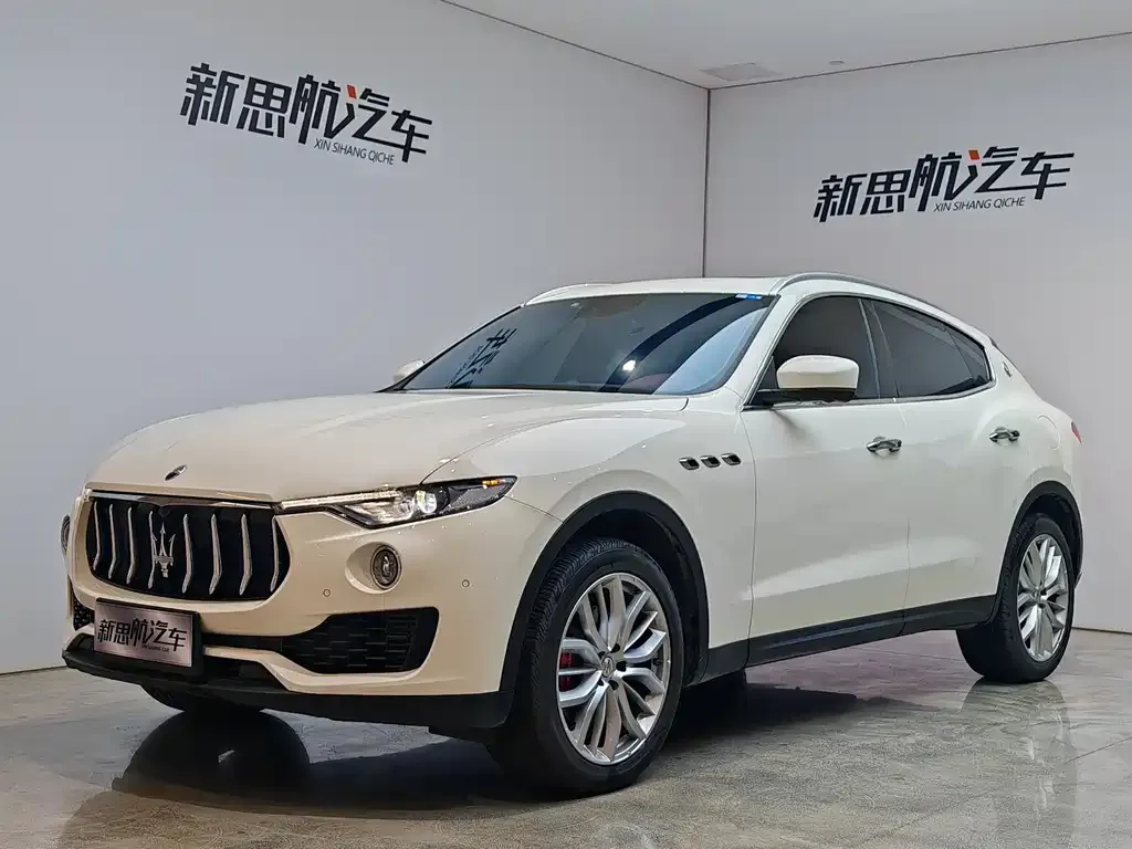 Maserati Levante — фото 1