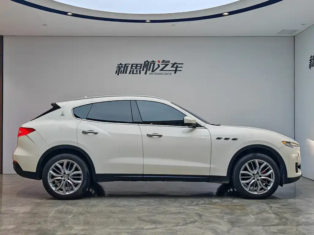 Maserati Levante — фото 6