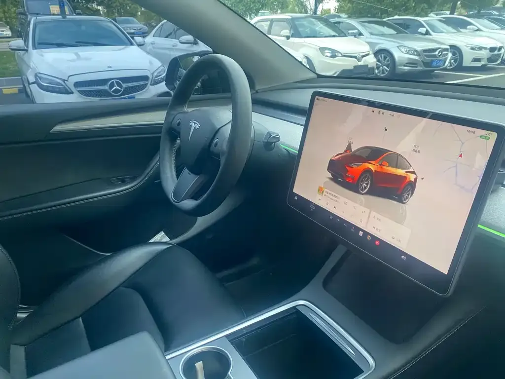 Tesla Model Y 2024 из CN, фото 2