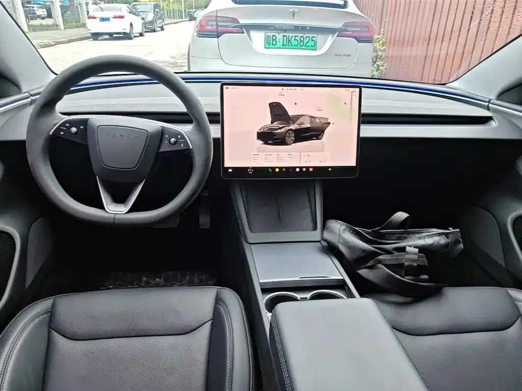 Tesla Model 3 — фото 3