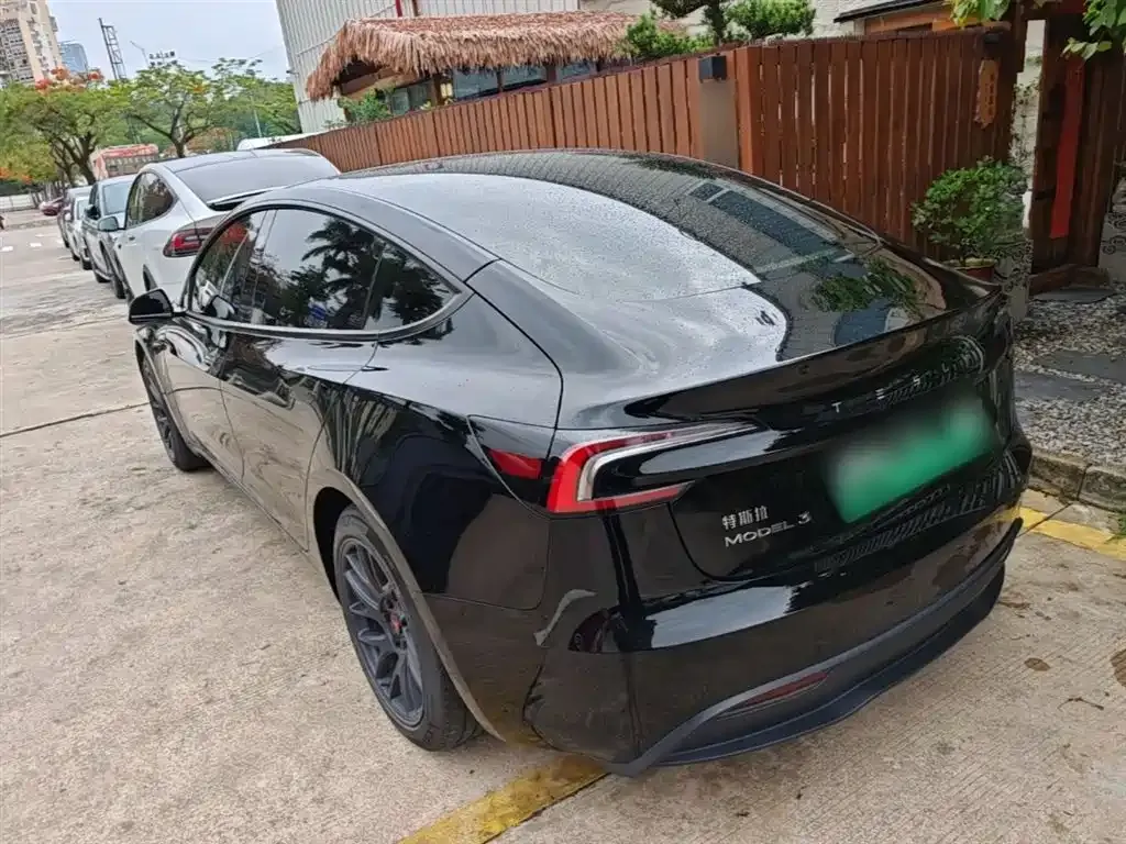 Tesla Model 3 — фото 4