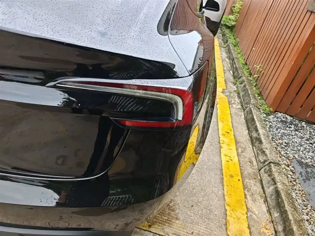 Tesla Model 3 — фото 5