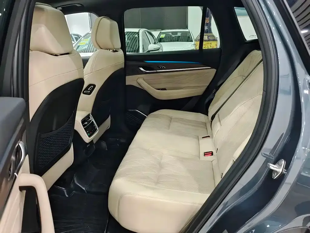 Geely Xingyue L — фото 10