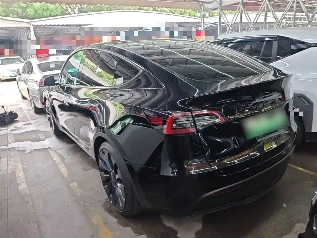 Tesla Model Y — фото 4