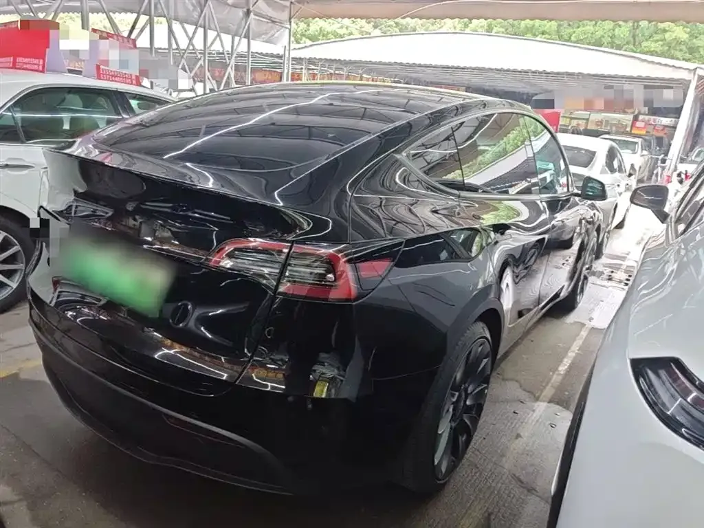 Tesla Model Y — фото 8